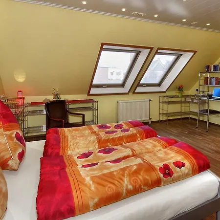 Apartment Dw16~17~19 In *