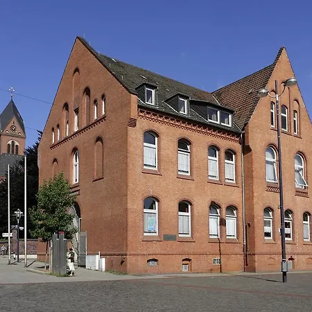 Apartment Dw16~17~19 In